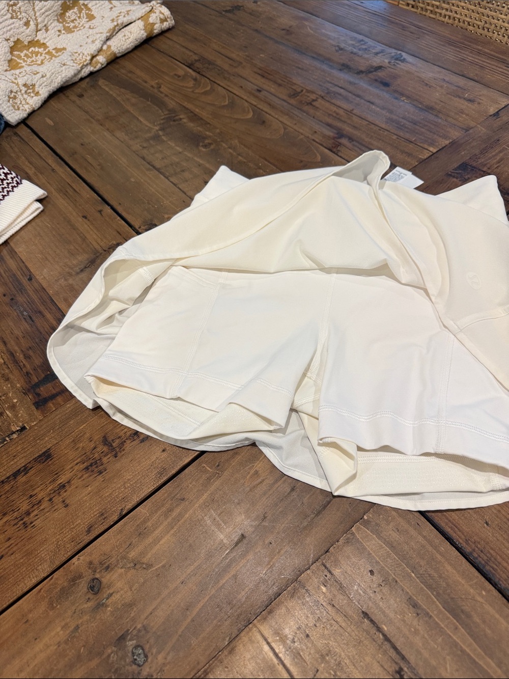 lululemon athletica White Women's Athletic Skort with Built-In Shortliner - Picture 4 of 4